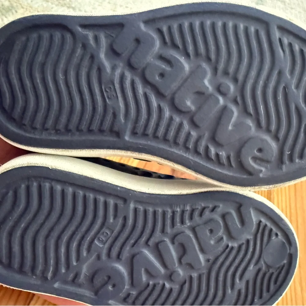 Native Kids Jefferson Slip-On Water Shoes in Navy and White